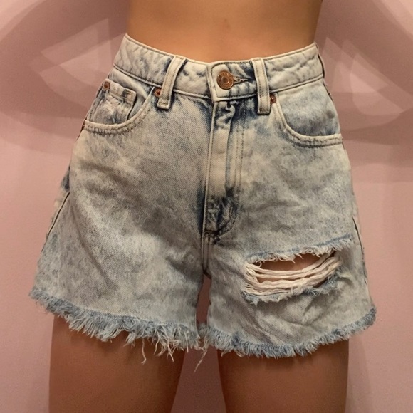 Garage Denim, Mom shorts, in a size 0/24. Copper button + blueish white wash. - Picture 3 of 8